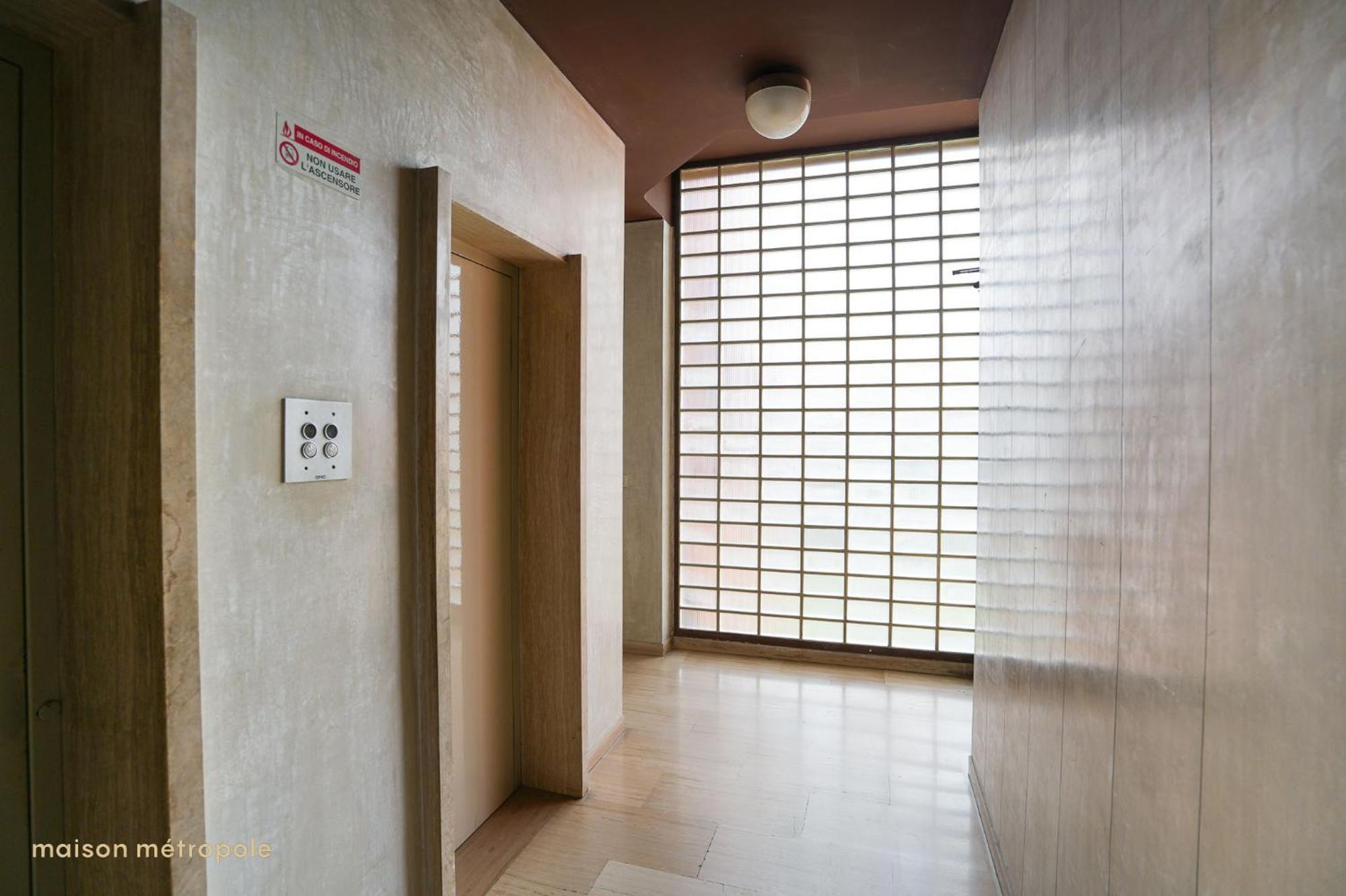 Daverio Business House *